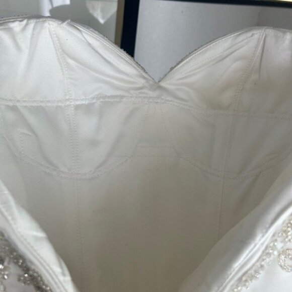 Custom wedding gown - Picture 9 of 16